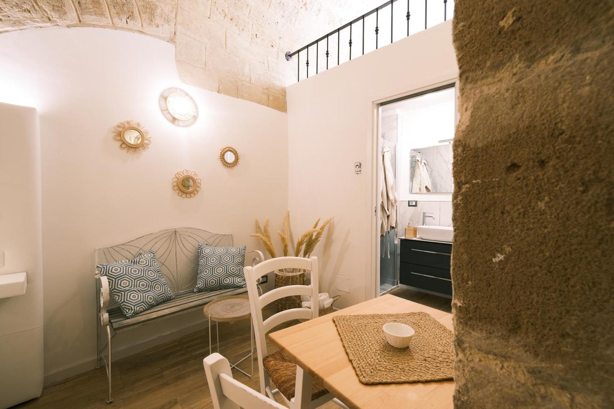 Mary House Apartment Бари Екстериор снимка